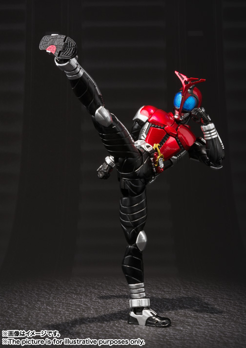 S.H.Figuarts（真骨彫製法） 仮面ライダーカブト ライダーフォーム 