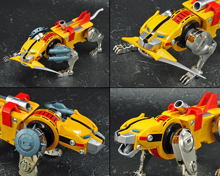 Yellow lion type robot to board the "bronze strong".